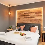 Wine & Wellness Besedni Dum Hotel 3*